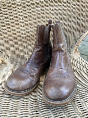 Ten Points Leather Chelsea Boot Size 39